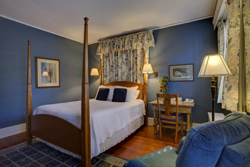 Brown Street Inn Bed And Breakfast Iowa City Exterior foto